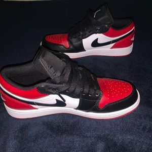 Jordan 1 low Bred toes